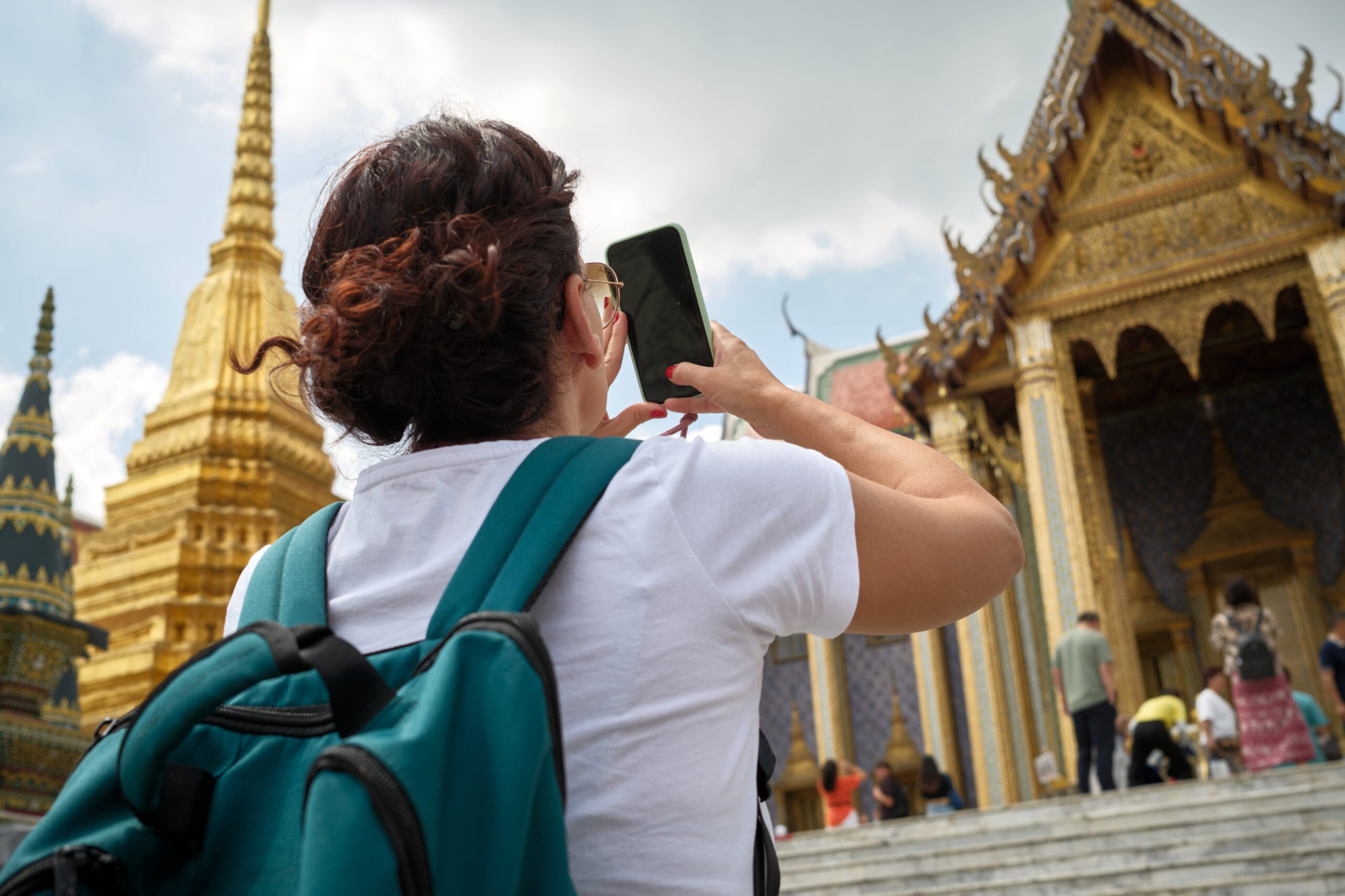 Travel eSIMs and telcos – Friends and foes